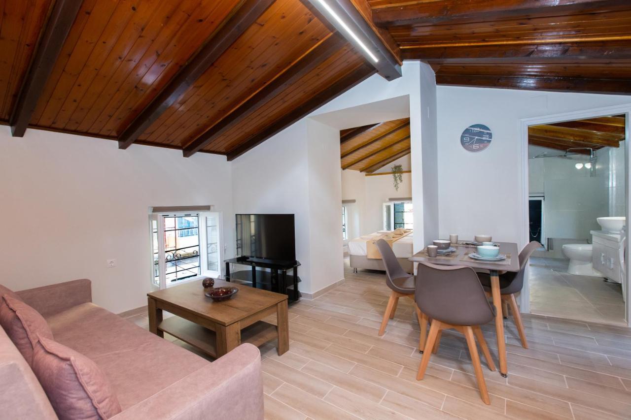 Odisseus Old Town Apartment コルフ島 エクステリア 写真