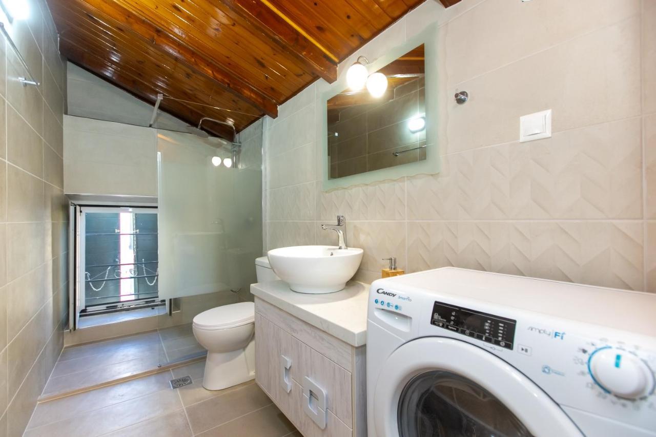Odisseus Old Town Apartment コルフ島 エクステリア 写真