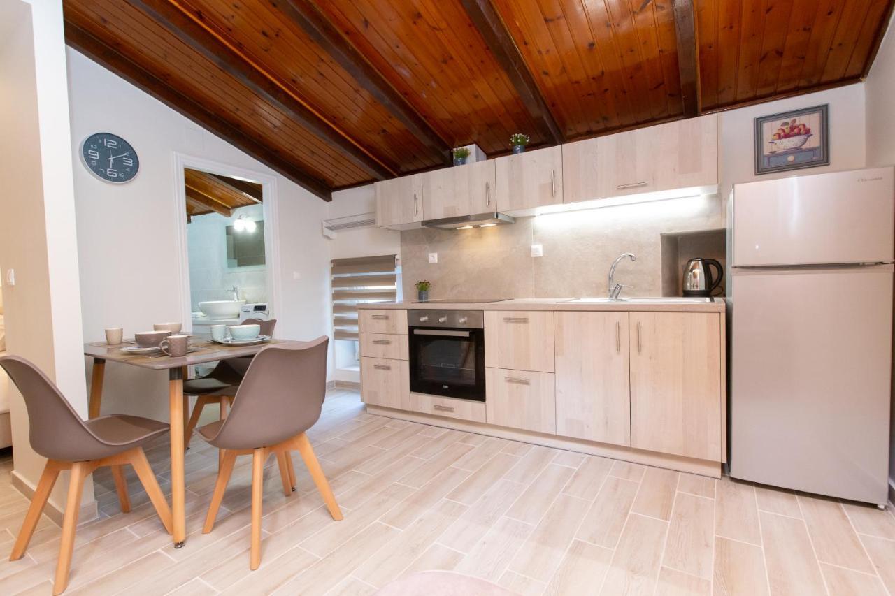Odisseus Old Town Apartment コルフ島 エクステリア 写真